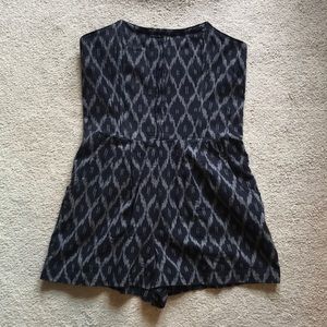 Printed strapless Romper